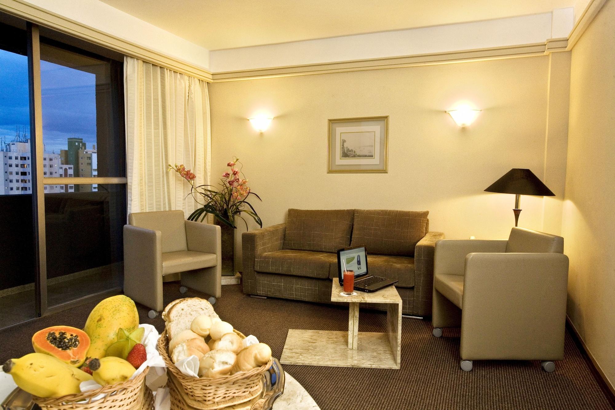 Alta Reggia Plaza Hotel Куритиба Екстериор снимка