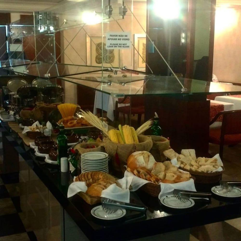 Alta Reggia Plaza Hotel Куритиба Екстериор снимка