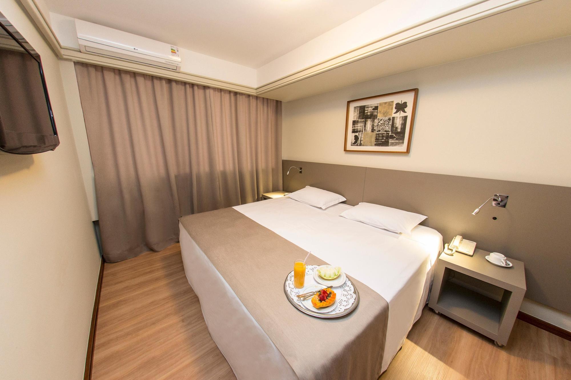 Alta Reggia Plaza Hotel Куритиба Екстериор снимка