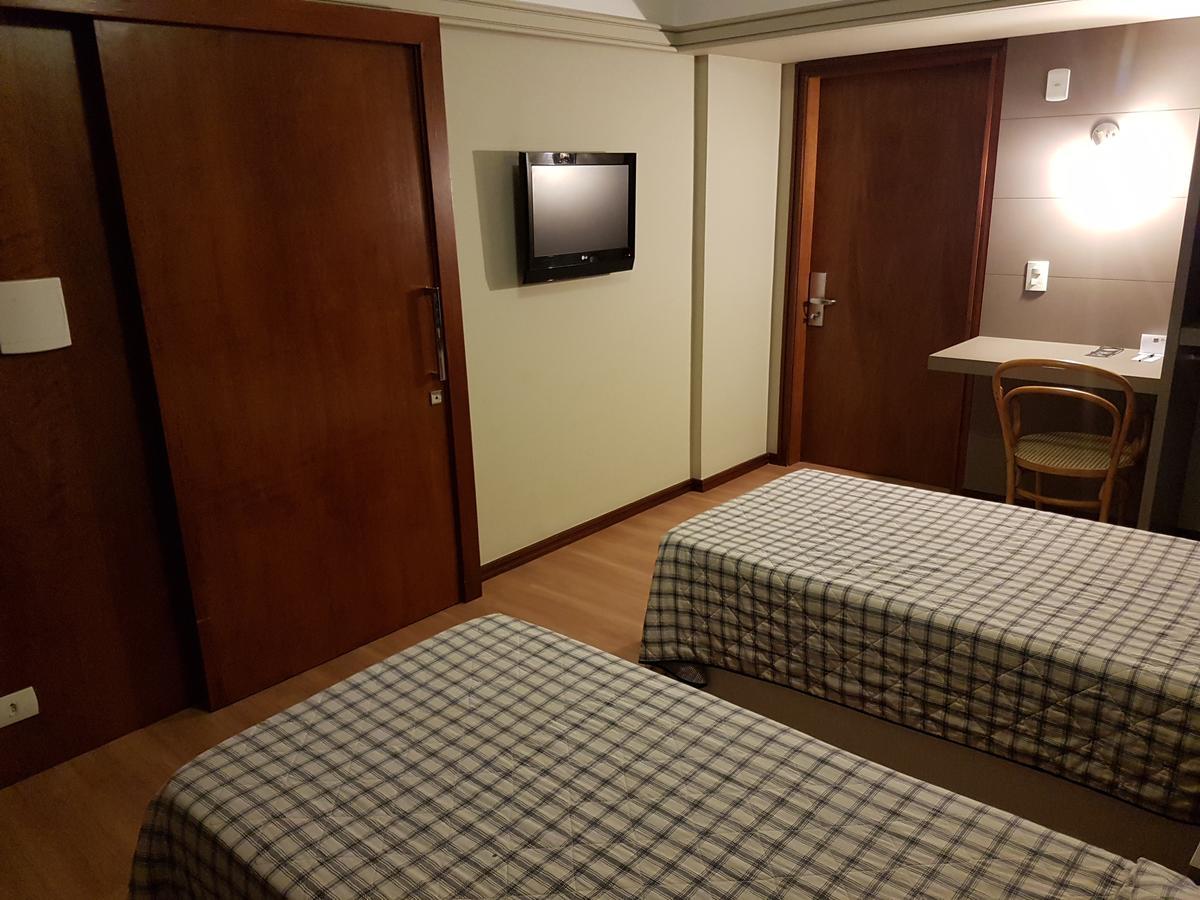 Alta Reggia Plaza Hotel Куритиба Екстериор снимка